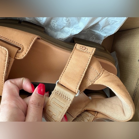 UGG Ashton Toast Platform Sandals - Size 9 - Brand New in Box - Picture 8 of 16